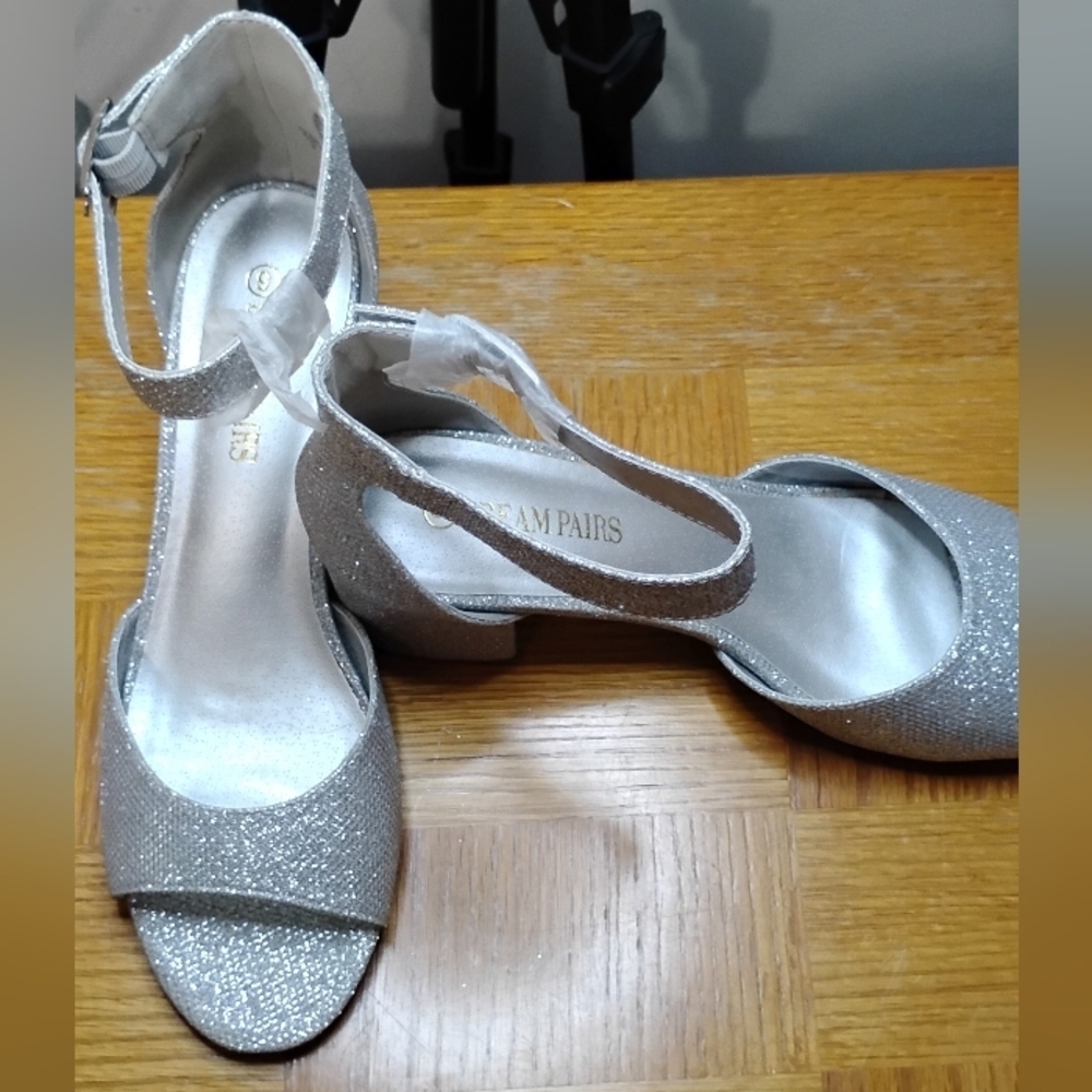 Dream pairs, Silver Glitter block heel sandal size 9 - Picture 8 of 16